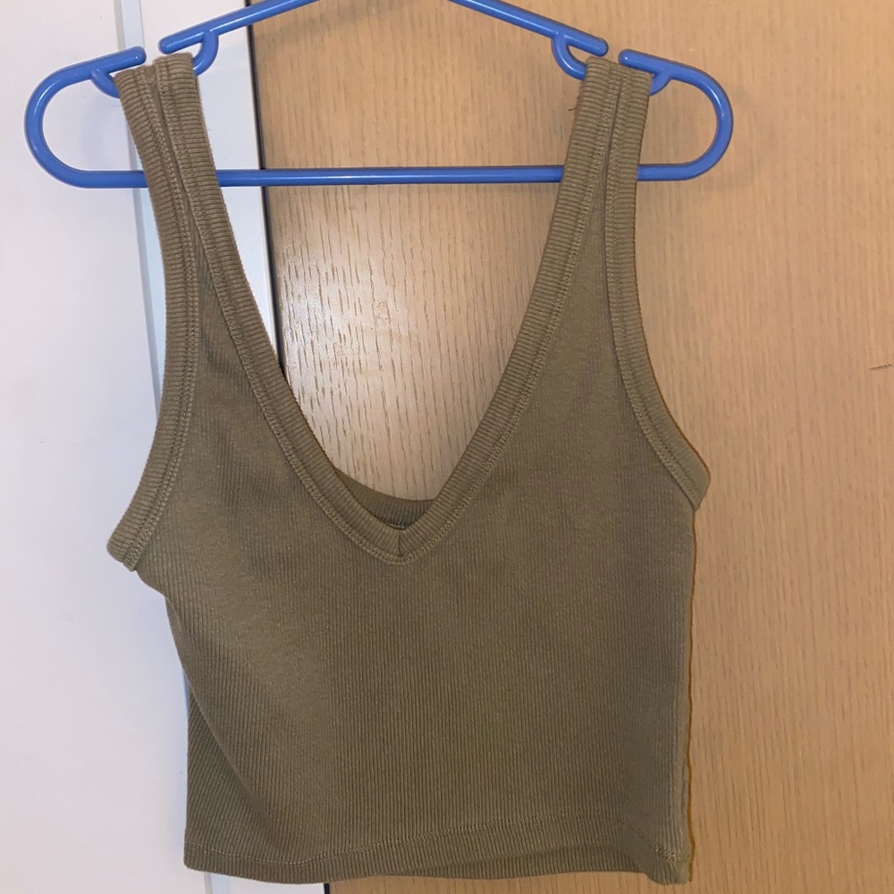 pull and bear sage green v neck tank